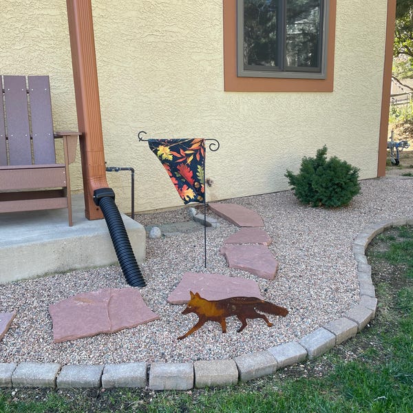 🔥Sneaky Rustic Metal Fox Garden Decoration with Stakes🦊
