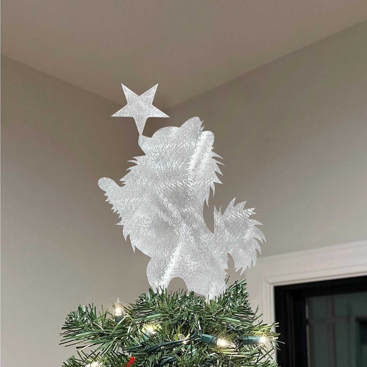 Dog with a star Christmas tree metal topper