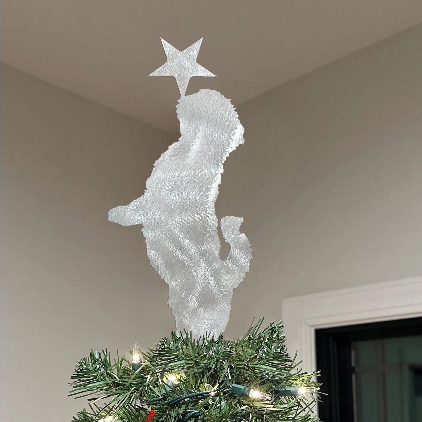 Dog with a star Christmas tree metal topper