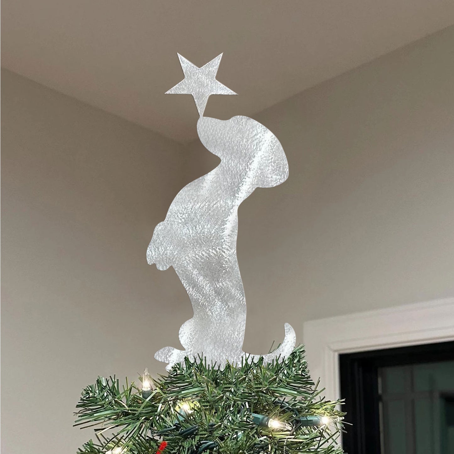 Dog with a star Christmas tree metal topper