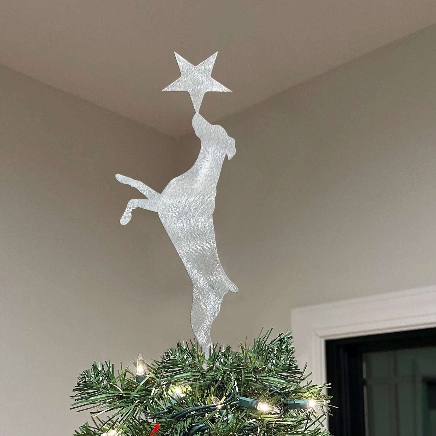 Dog with a star Christmas tree metal topper