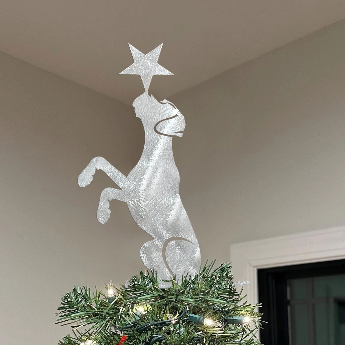 Dog with a star Christmas tree metal topper