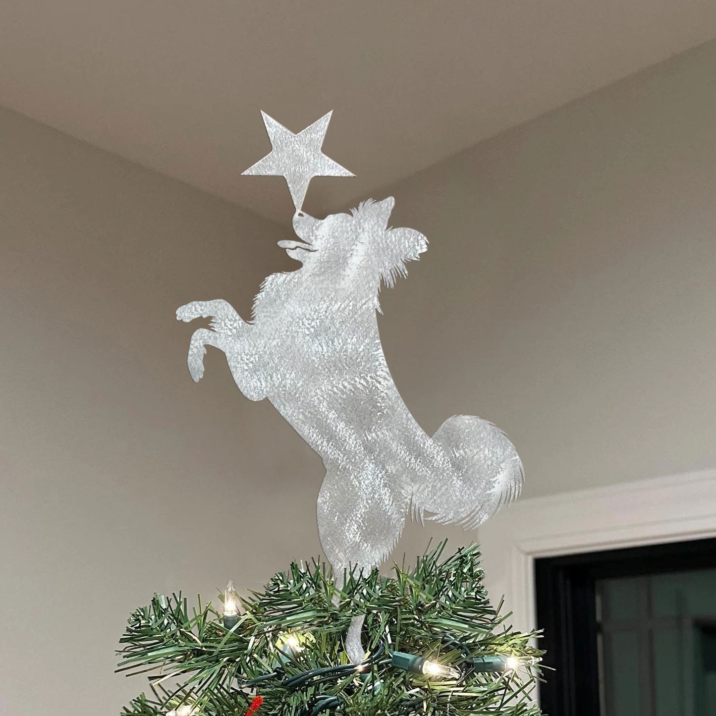 Dog with a star Christmas tree metal topper