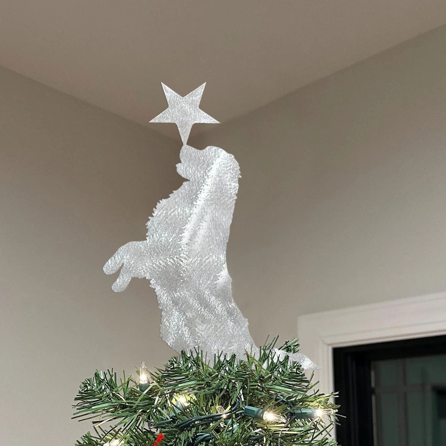 Dog with a star Christmas tree metal topper